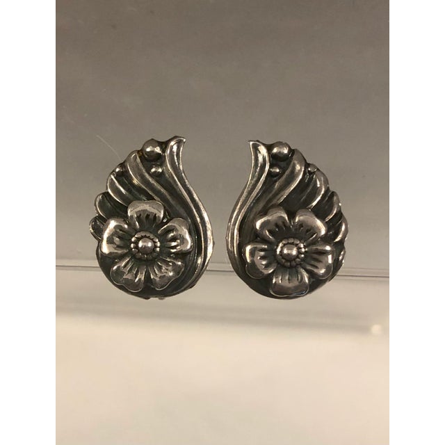 Art Nouveau 1940s Sterling Repoussé Flower and Leaf Earrings, A Pair For Sale - Image 3 of 6