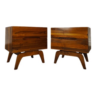 1960s Pair Vintage Mid Century Modern Walnut Sculptural Nightstands For Sale