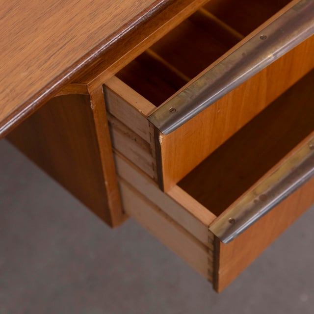 Large Mid-Century Modern Desk in Walnut Veneer and Brass, 1950s For Sale - Image 4 of 12