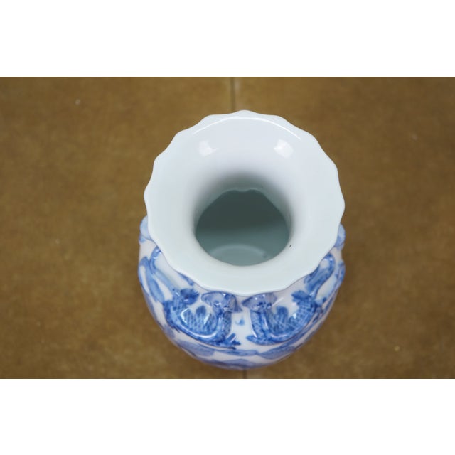 Chinese Chinoiserie Blue & White Porcelain Dragon Foo Dog Mantel Vase Urn For Sale - Image 4 of 13