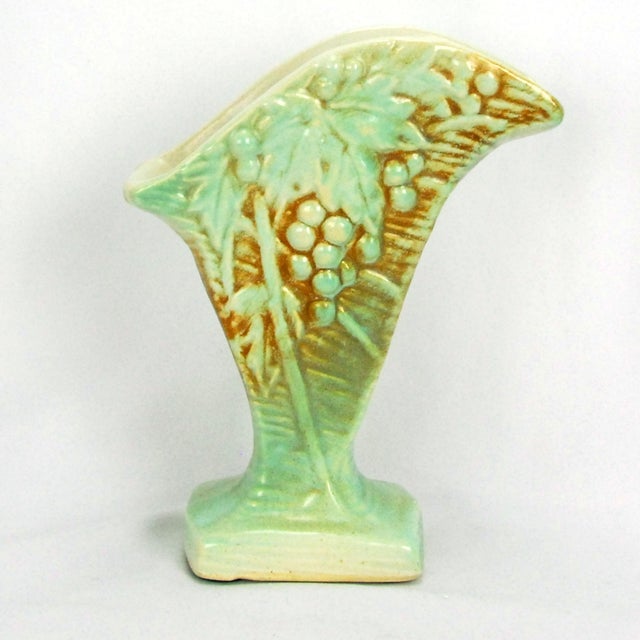 Rustic Vintage McCoy Pottery Grapes & Leaves Fan Vase 1940s Rustic Line Green Brown For Sale - Image 3 of 8
