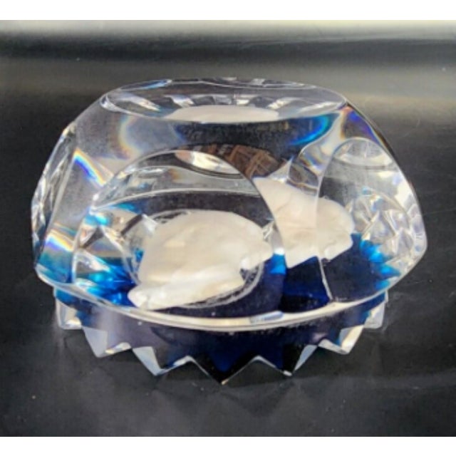 American Faceted Baccarat Woodrow Wilson Crystal Cameo Amphora Paperweight For Sale - Image 3 of 5