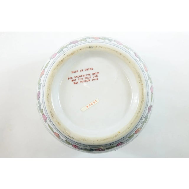 Chinese 1960s Chinese Porcelain Jar For Sale - Image 3 of 4