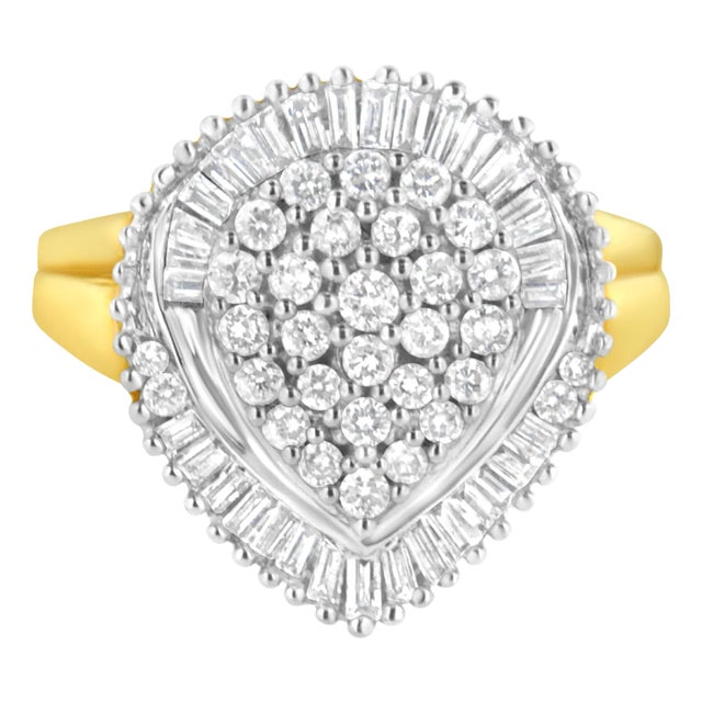10K Yellow Gold 1.0 Cttw Round and Baguette Cut Diamond Oval Shaped Cluster Ring (I-J Color, I1-I2 Clarity) - Size 6 For Sale