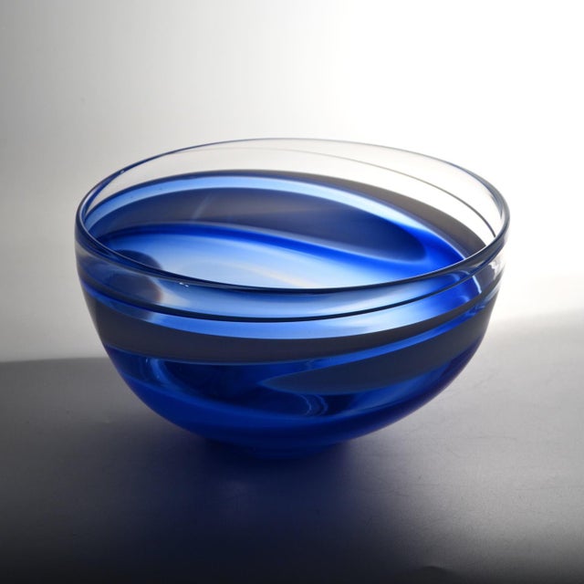 Blue Blue and White Studio Glass Bowl by Maibritt Jönsson & Pete Hunner for Baltic Sea Glass, 1989 For Sale - Image 8 of 9