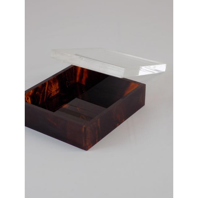 Vintage Square Box in Acrylic, 1970s For Sale - Image 9 of 12