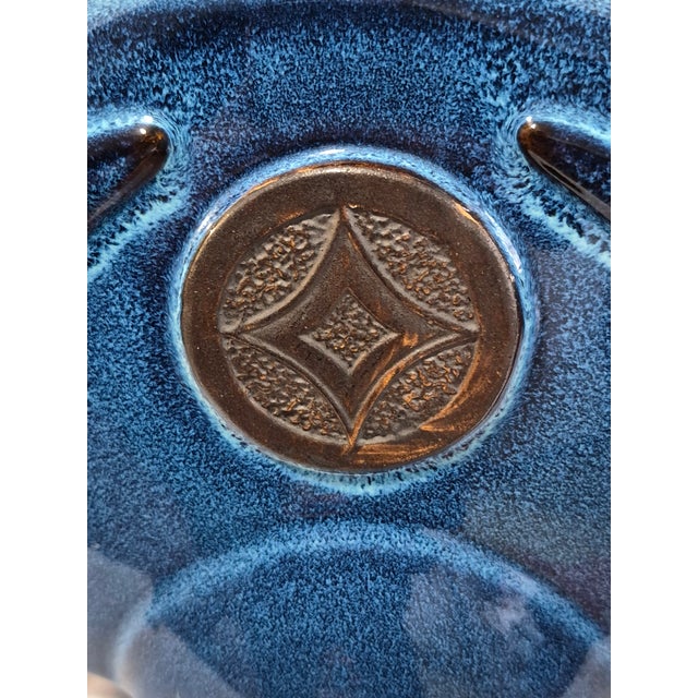 Asian Chinoiserie Blue Pottery Lidded Ginger Jar W/Medallion Center Decoration For Sale - Image 9 of 11