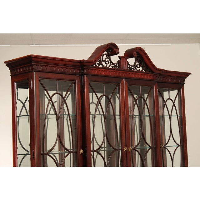 Late 20th Century Thomasville Georgian Style Large Mahogany China Display Breakfront For Sale - Image 5 of 12