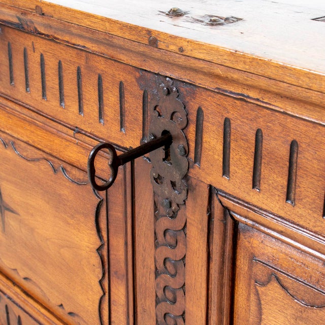 18th Century French Louis XVI Period Carved Walnut Coffer With Marquetry For Sale In Birmingham - Image 6 of 18