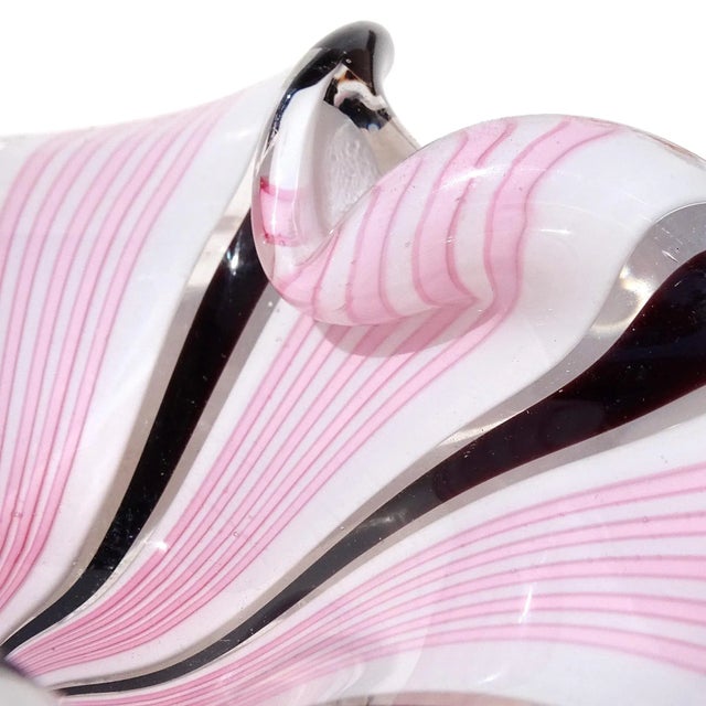 Mid 20th Century Vintage Murano Pink Black White Alternating Ribbons Italian Art Glass Folded Edges Decorative Bowl For Sale - Image 5 of 9