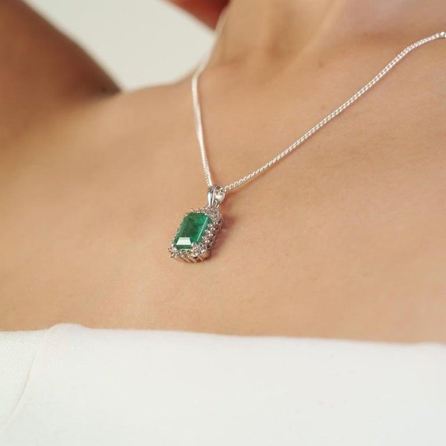 Not Yet Made - Made To Order Certified 9.3 Ct Natural Emerald Pendant With Diamond Halo in 925 Silver For Sale - Image 5 of 11