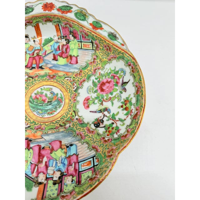 19th Century, Chinese Rose Medallion Porcelain Shrimp Dish - Finely Detailed For Sale In Providence - Image 6 of 9
