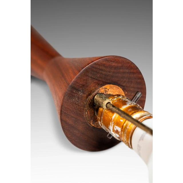 Mid-Century Modern Wood-Turned Hourglass Table Lamp in Solid Walnut Attributed to Phillip Lloyd Powell, Usa, C. 1960's For Sale - Image 12 of 12