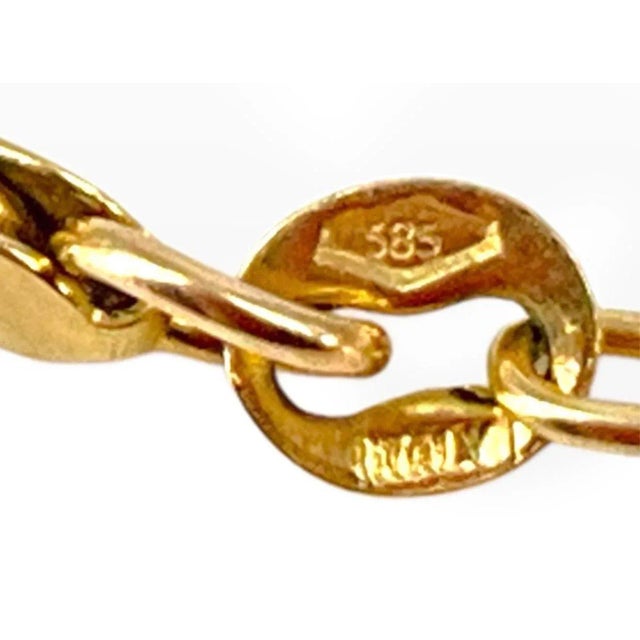 Contemporary 1990s 14k Yellow Gold Chain Charm Bracelet With Three Charms For Sale - Image 3 of 12