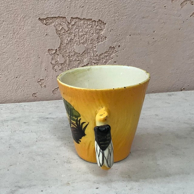 French Country 1950s Yellow French Majolica Cicada Cup For Sale - Image 3 of 7