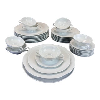 Tirschenreuth Bavaria Cortina Palais Shape White Porcelain Dinnerware Serving for 8, Germany For Sale