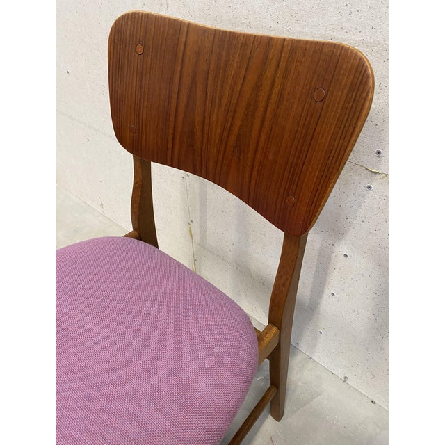 Mid-Century Modern Model 62 Dining Chair attributed to Ib Kofod-Larsen For Sale - Image 3 of 12