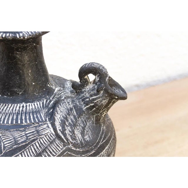 1960s Zoomorphic Peruvian Chimu Blackware Vessel For Sale - Image 5 of 10