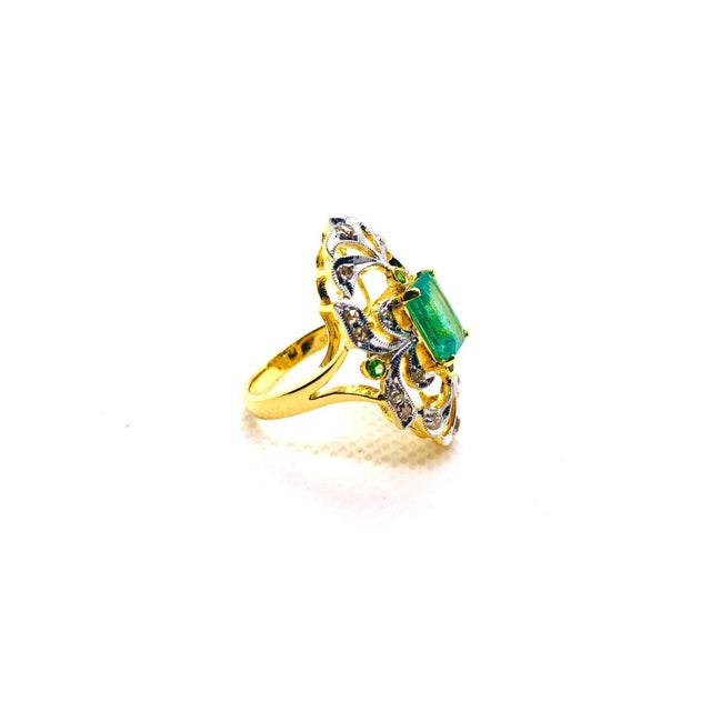 Bochic “Capri” Vintage Natural Diamond & Emerald Vintage Retro Ring Set In 18K For Sale - Image 10 of 11