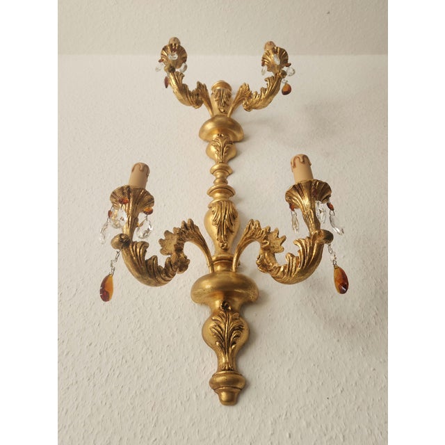 Antique Florentine Wall Lamp in Wood and Hand-Carved Gilded in Gold Leaf with Crystal Pendants, Italy, 1950s For Sale - Image 18 of 18
