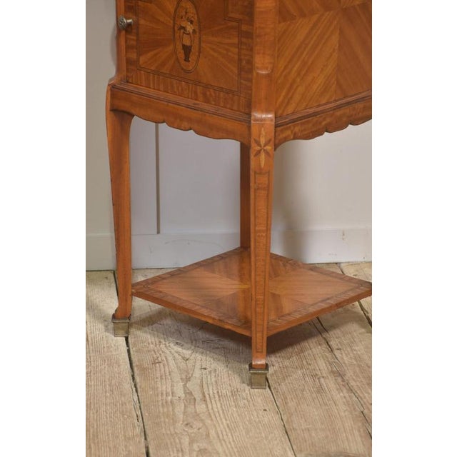 French Satinwood Bedside Tables, 1890s, Set of 2 For Sale - Image 6 of 12