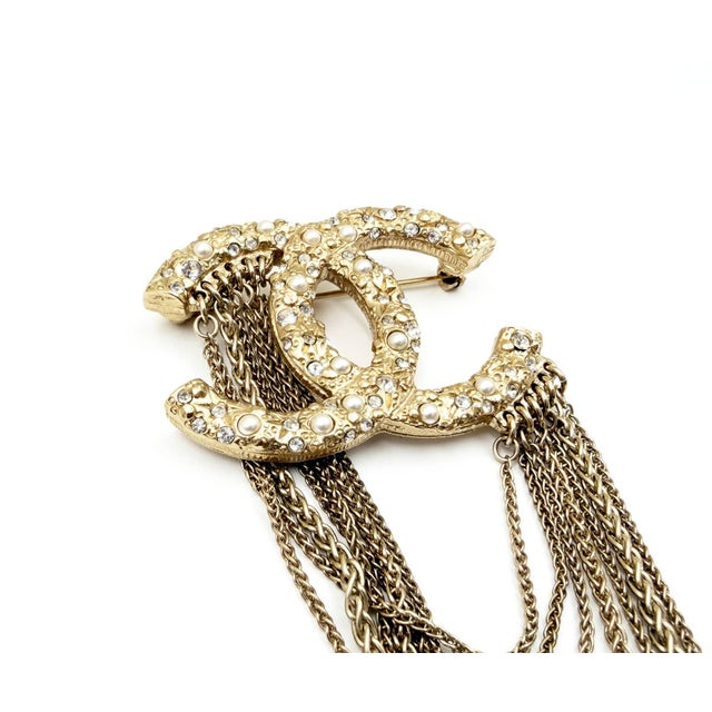 Chanel Chanel Gold CC Pearl Crystal Multi Chain Medium Brooch For Sale - Image 4 of 5