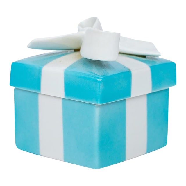 Tiffany & Co. Vintage Ceramic Gift Box Trinket Holder Blue/White For Sale