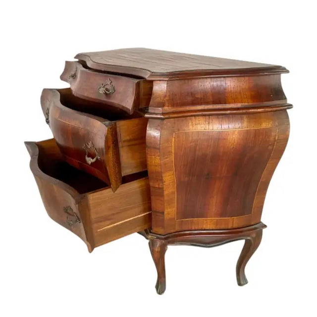 Italian Inlaid Walnut Bombé Commodes, Baroque Style, Mid-20th Century For Sale - Image 12 of 18