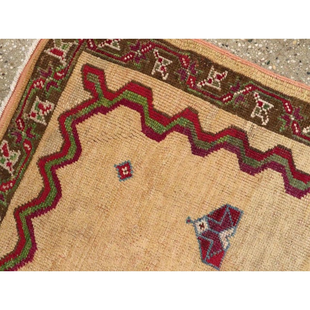 Beige Galerie Shabab Collection Early 20th Century Turkish Ghiordes Rug For Sale - Image 8 of 9