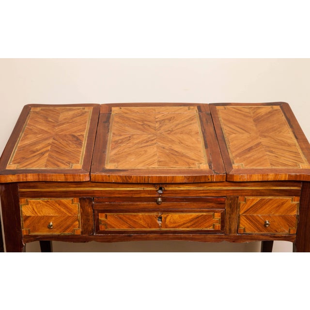 18th Century Louis XV Tulipwood and Amaranth Table De Toilette For Sale In Boston - Image 6 of 9