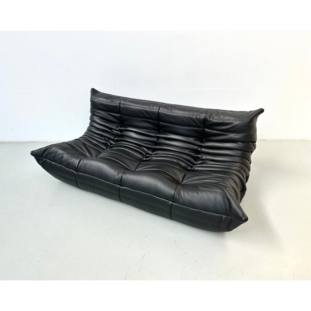 French Togo Sofa in Thick Black Cow Leather attributed to Michel Ducaroy for Ligne Roset, 1970s For Sale - Image 9 of 13