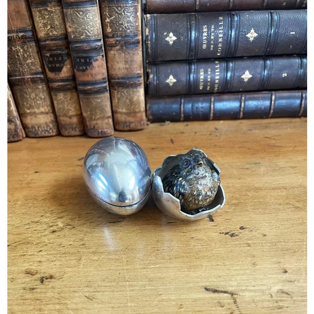 1900 - 1909 Antique Cold Painted Bronze Inkwell, Figural Young Bird, Egg Shell Desk Accessory For Sale - Image 5 of 10