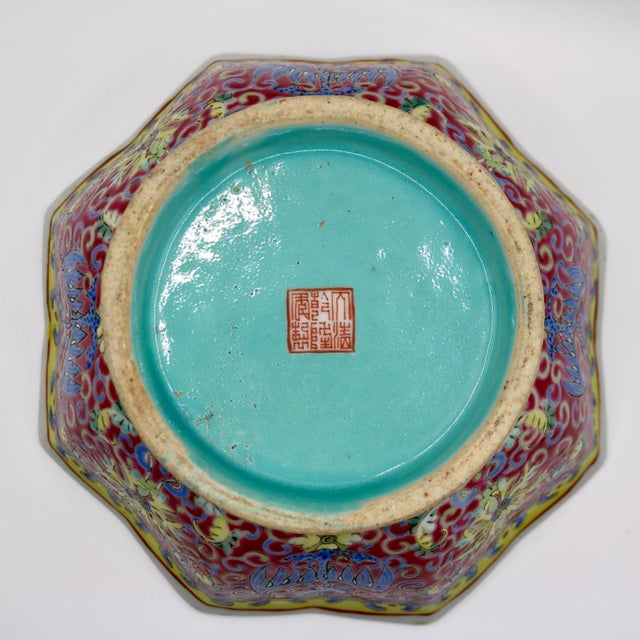 Antique Chinese Famille Rose Ruby Graviata Octagonal Dragon & Phoenix Bowl, Late Qing/Republic Era For Sale - Image 10 of 12