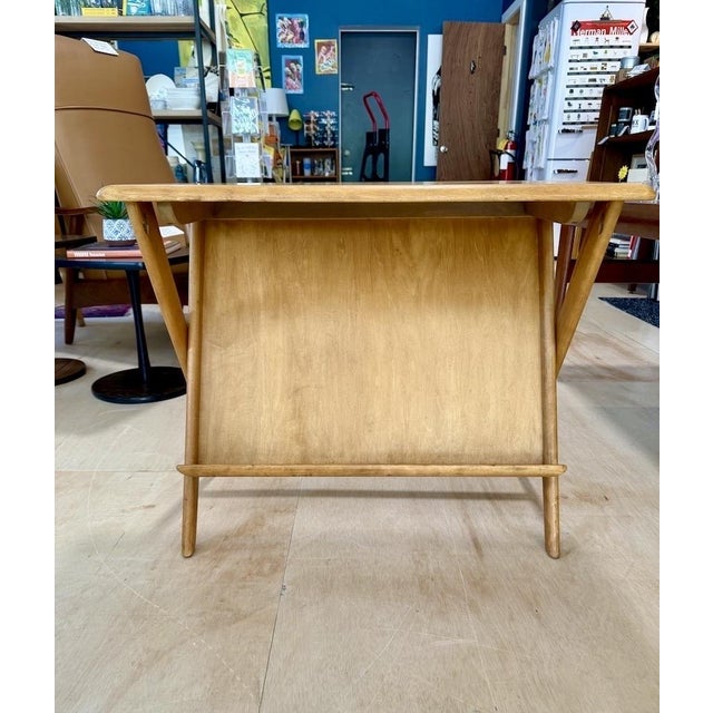 Heywood Wakefield produced several iconic magazine stands and magazine tables. The most famous & sought after is the...