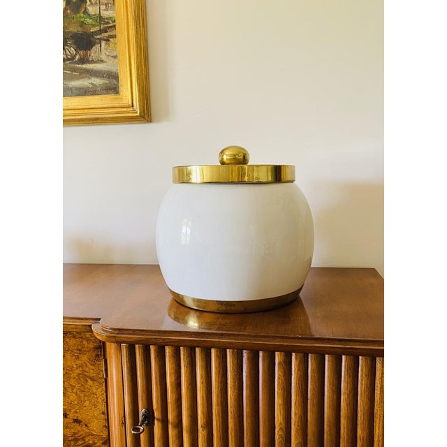 1970s Hollywood Regency Italian White Ceramic Bucket, 1970 For Sale - Image 5 of 17