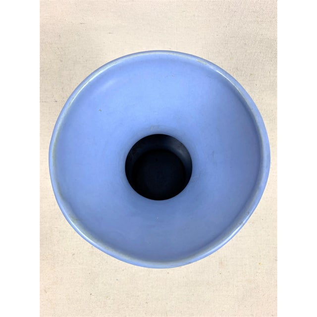 Vintage Usa Blue Vase For Sale In New Orleans - Image 6 of 9