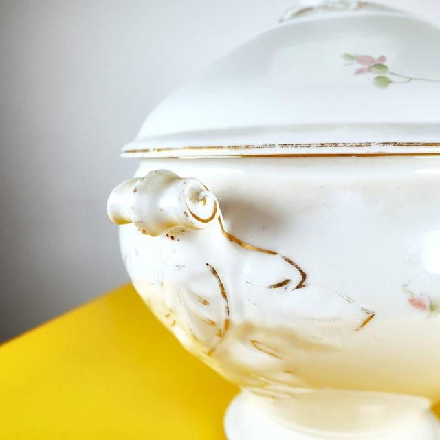 White Soup Tureen with Floral Decorations from Ginori For Sale - Image 8 of 14