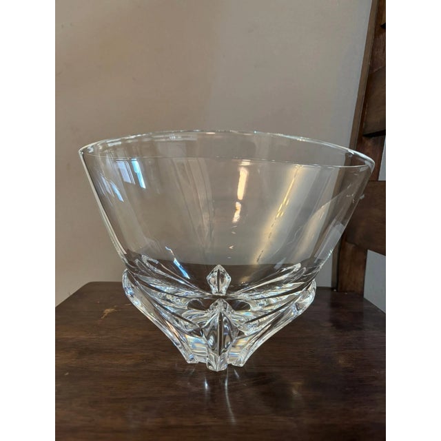 Stunning authentic Steuben Flower Bowl crafted from Steuben’s iconic lead crystal. This elegant, timeless piece is a true...
