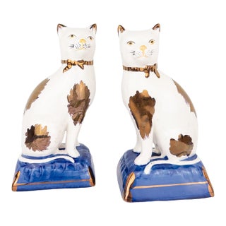 19th Century English Staffordshire Pottery Cat Pair For Sale