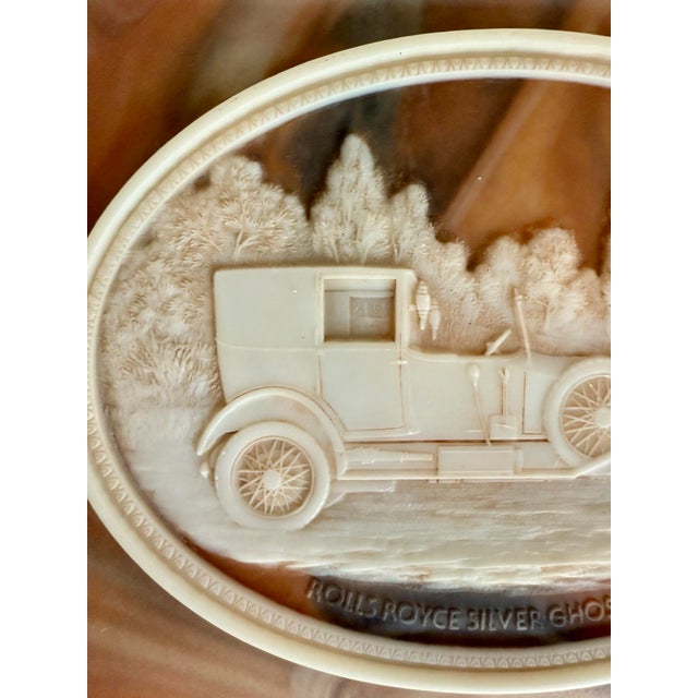 Mid 20th Century Vintage Avondale Marbled Crushed Glass Jewelry Box With Rolls Royce Silver Ghost 1923 Relief For Sale - Image 5 of 12
