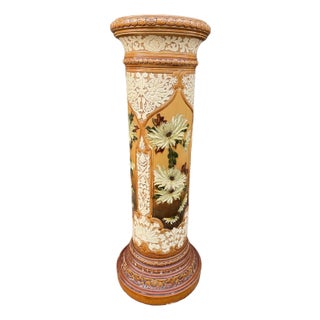 1913 English Porcelain Pedestal Floral Cream Antique Column For Sale