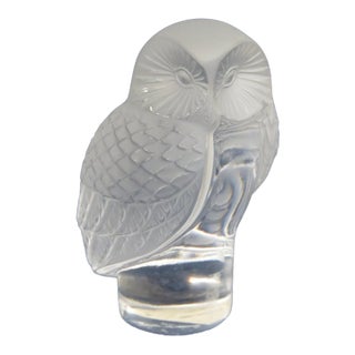Lalique France Chouette Owl Figurine Frosted and Clear Crystal Paperweight 5198b For Sale
