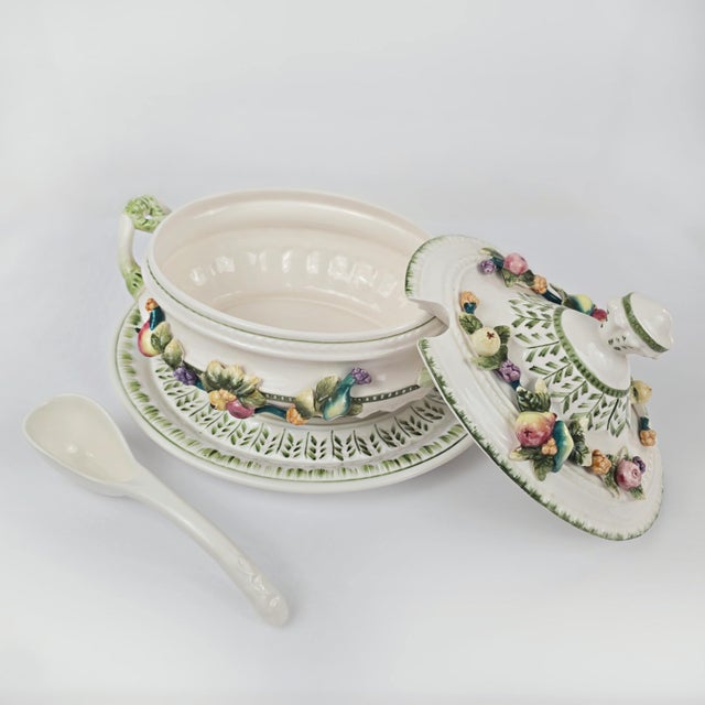 Vintage Italian Majolica Tureen With Underplate and Ladle - 3 Pieces For Sale - Image 9 of 14