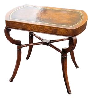Vintage Weiman Occasional "Heirloom" Leather-Top Mahogany Table Model 352-1723