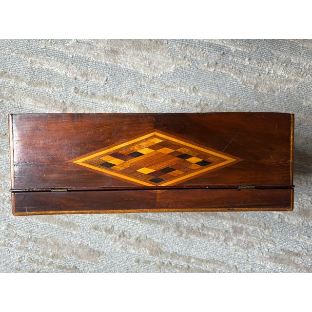 Mid 19th Century Gentleman's Walnut Inlaid Dresser Box, 19th Century For Sale - Image 5 of 10