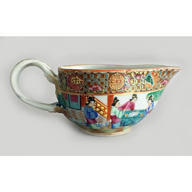 Chinese Early 19th Century Chinese Export Rose Mandarin Gravy Boat For Sale - Image 3 of 9