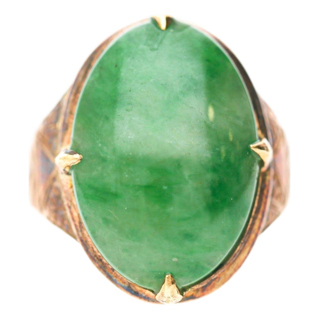 10 Carat Vintage Natural Jadeite Jade in Carved 18k Gold Oval Ring, Size 6 For Sale