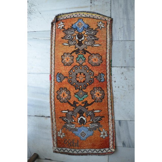 Textile Vintage 1960s Turkish Oushak Rug - 1′7″ × 3′7″ For Sale - Image 7 of 7