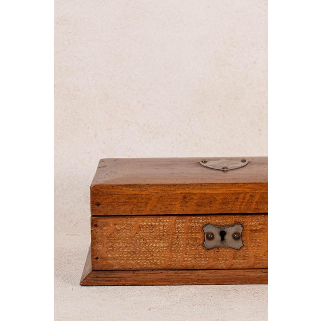 English Antique English Oak Box With Shield For Sale - Image 3 of 8