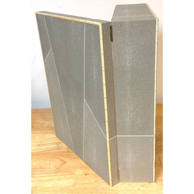 Monumental Geometric Faux Shagreen and Ivory Decorative Box For Sale In West Palm - Image 6 of 16